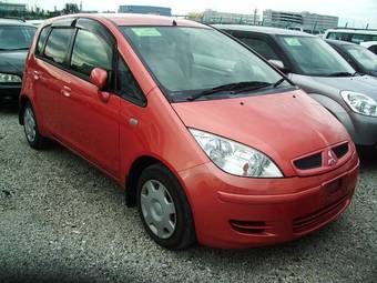 2004 Mitsubishi Colt Photos