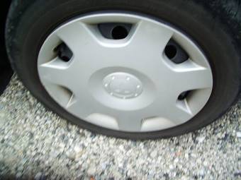 2004 Mitsubishi Colt Pictures