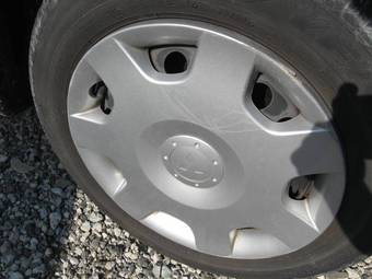 2004 Mitsubishi Colt Pictures