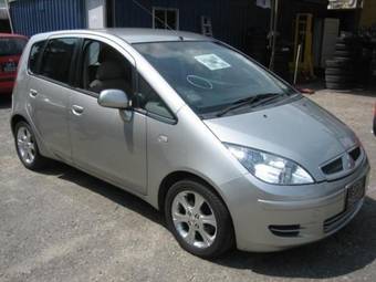 2004 Mitsubishi Colt Photos