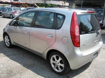 2004 Mitsubishi Colt Photos