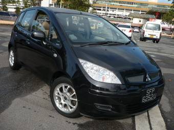 2004 Mitsubishi Colt Photos
