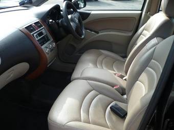 2004 Mitsubishi Colt Photos