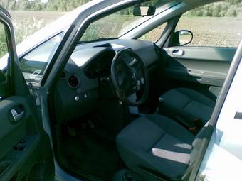 2004 Mitsubishi Colt Pictures