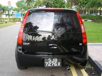 2004 Mitsubishi Colt Photos