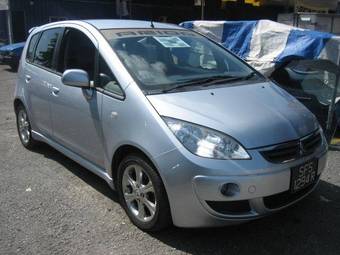 2004 Mitsubishi Colt Photos