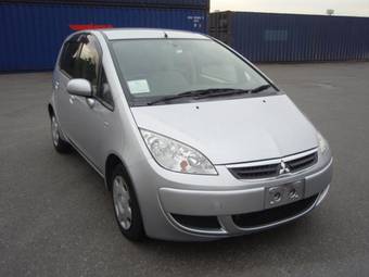 2004 Mitsubishi Colt Pictures