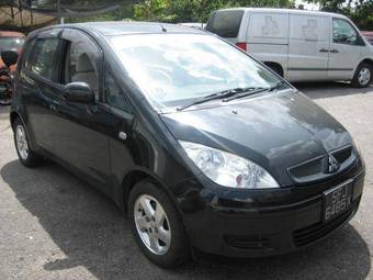 2004 Mitsubishi Colt Pics