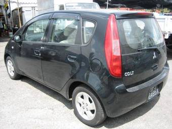 2004 Mitsubishi Colt Pictures
