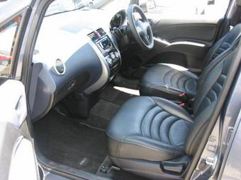2004 Mitsubishi Colt Pictures