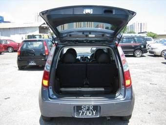 2004 Mitsubishi Colt Photos