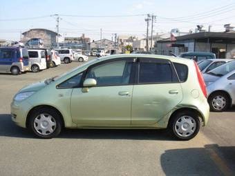 2004 Mitsubishi Colt Photos