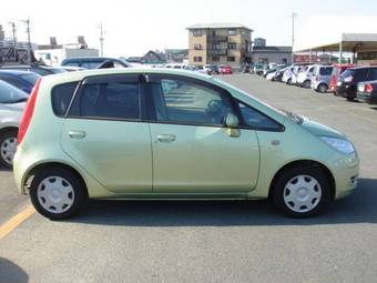2004 Mitsubishi Colt Photos