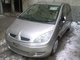 2004 Mitsubishi Colt Pictures