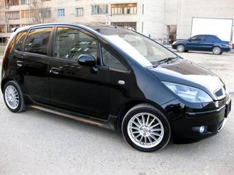 2004 Mitsubishi Colt Photos