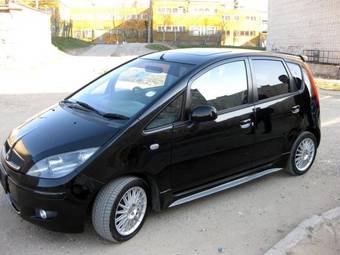 2004 Mitsubishi Colt Photos