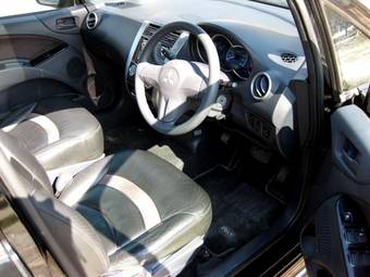 2004 Mitsubishi Colt Pictures