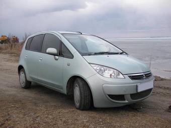 2004 Mitsubishi Colt Wallpapers