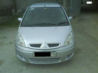2004 Mitsubishi Colt Photos