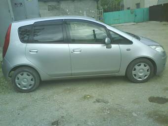 2004 Mitsubishi Colt Photos
