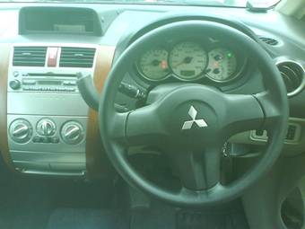 2004 Mitsubishi Colt Images