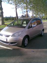 2004 Mitsubishi Colt Photos
