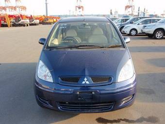 2004 Mitsubishi Colt Pictures