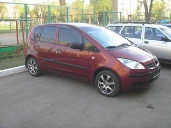 2004 Mitsubishi Colt Photos