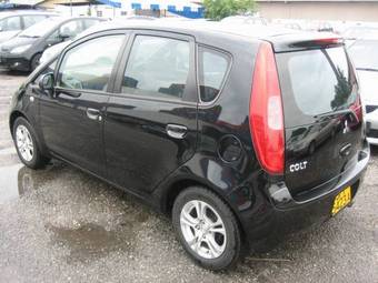 2004 Mitsubishi Colt Photos