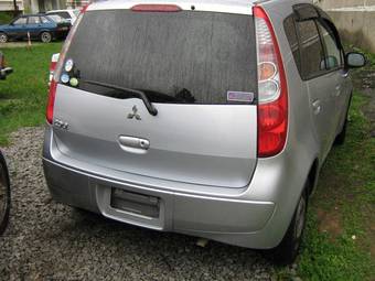 2004 Mitsubishi Colt Pictures