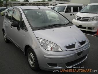 2004 Mitsubishi Colt Pictures