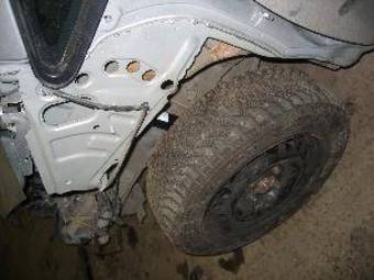 2004 Mitsubishi Colt Photos