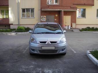 2004 Mitsubishi Colt Photos