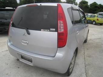 2004 Mitsubishi Colt Pictures