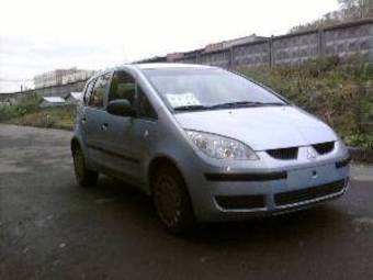 2004 Mitsubishi Colt Photos