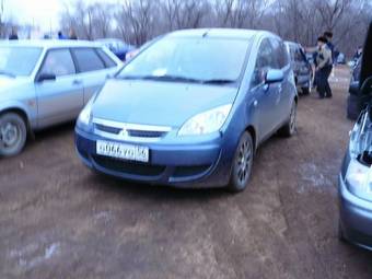 2004 Mitsubishi Colt Pictures