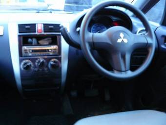 2004 Mitsubishi Colt Images