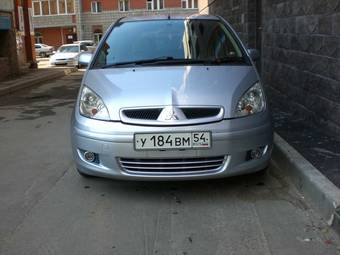 2004 Mitsubishi Colt Pictures