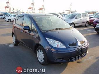 2004 Mitsubishi Colt Images