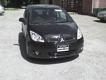 2004 Mitsubishi Colt Photos