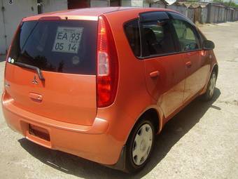 2004 Mitsubishi Colt Pictures