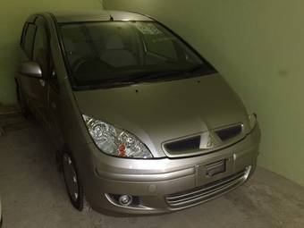2004 Mitsubishi Colt Photos