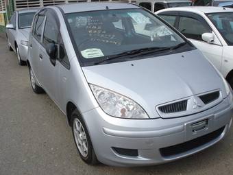 2004 Mitsubishi Colt Photos