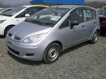 2004 Mitsubishi Colt Pictures