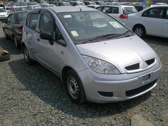 2004 Mitsubishi Colt Photos