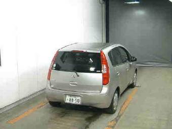 2004 Mitsubishi Colt Pictures