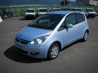 2004 Mitsubishi Colt Images