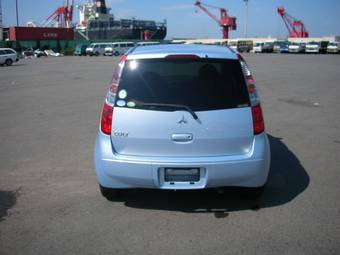 2004 Mitsubishi Colt Pictures