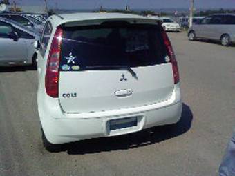 2004 Mitsubishi Colt Pictures