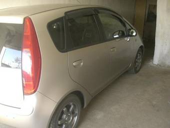 2004 Mitsubishi Colt Pictures
